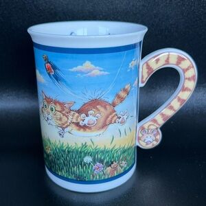 Danbury Mint Gary Patterson Surprise Cat Mug
